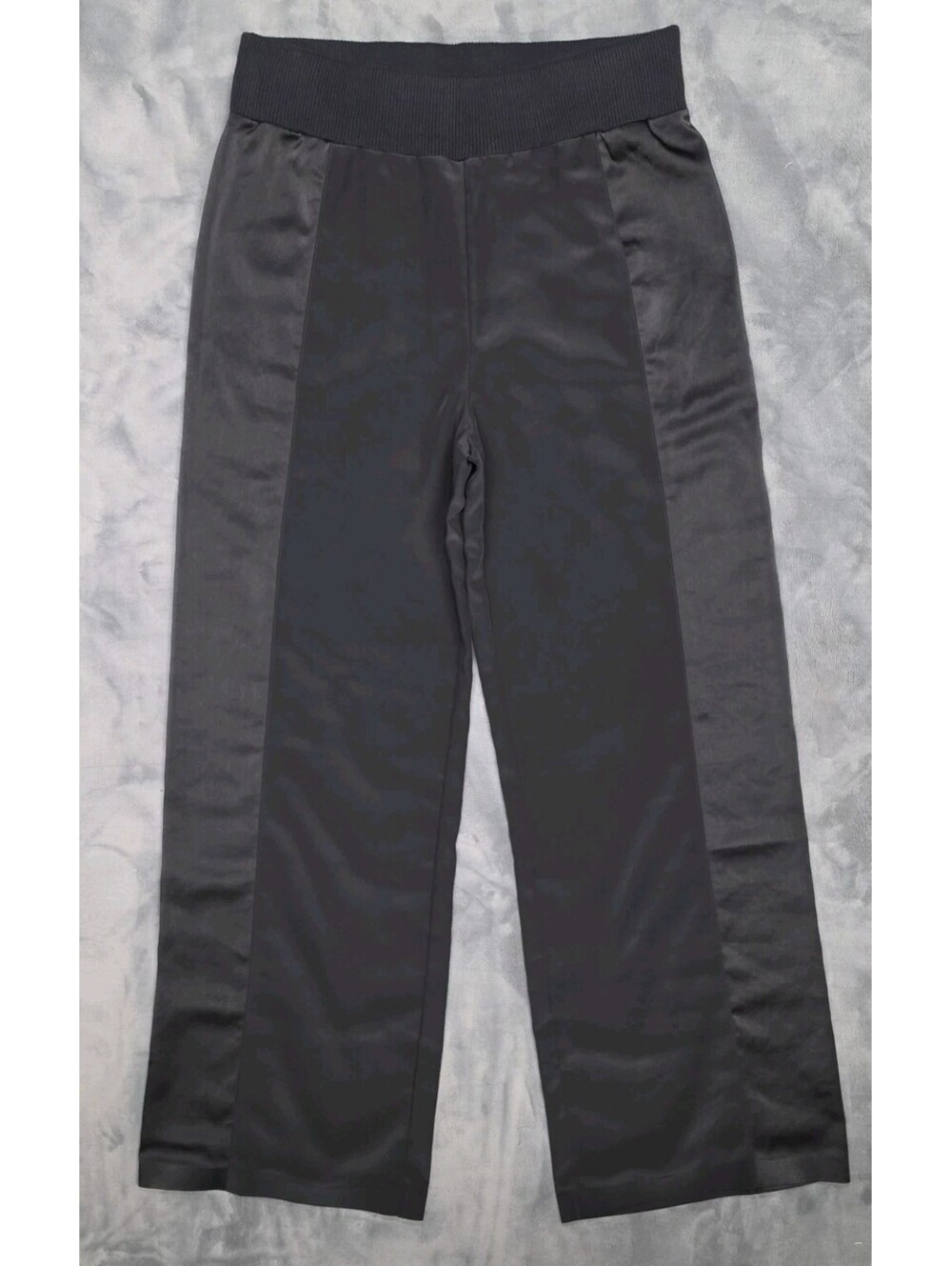 Under Armour UAS Wide Leg Track Pants Satin Side Panel Womens Medium Black 30 In